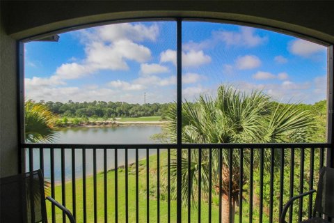 Condo in Bradenton, Florida, 2 bedrooms in LAKEWOOD NATIONAL  № 2298762 - photo 2