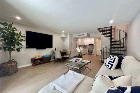 Снять в аренду кондоминиум в Майами, Флорида 2 спальни, 139.35м2, № 2018301 - фото 12