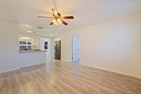Villa ou maison à vendre à Saint Petersburg, Floride: 3 chambres, 109.62 m2 № 2423756 - photo 4