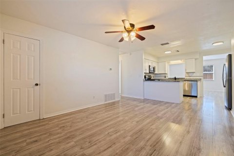 Villa ou maison à vendre à Saint Petersburg, Floride: 3 chambres, 109.62 m2 № 2423756 - photo 5