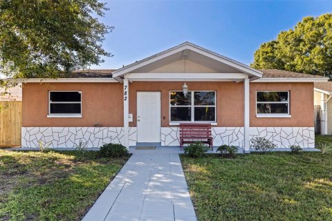 Villa ou maison à vendre à Saint Petersburg, Floride: 3 chambres, 109.62 m2 № 2423756 - photo 2