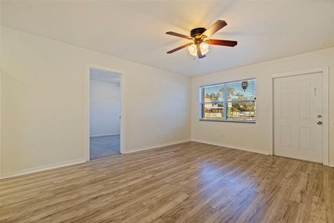 Villa ou maison à vendre à Saint Petersburg, Floride: 3 chambres, 109.62 m2 № 2423756 - photo 7