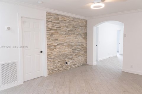 Villa ou maison à louer à Oakland Park, Floride: 5 chambres, 155.05 m2 № 1985895 - photo 13