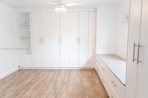 Villa ou maison à louer à Oakland Park, Floride: 5 chambres, 155.05 m2 № 1985895 - photo 17