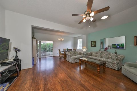 Condo in Sun City Center, Florida, 2 bedrooms  № 1722490 - photo 13