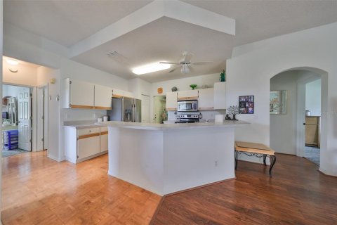 Condo in Sun City Center, Florida, 2 bedrooms  № 1722490 - photo 7