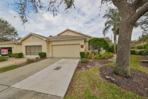 Condo in Sun City Center, Florida, 2 bedrooms  № 1722490 - photo 1