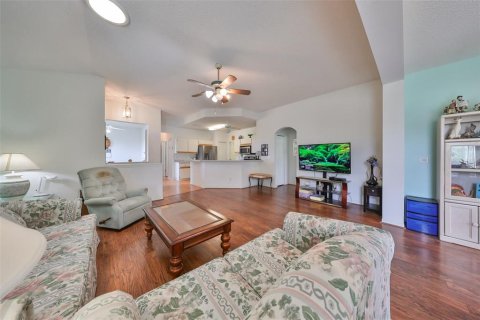 Condo in Sun City Center, Florida, 2 bedrooms  № 1722490 - photo 10