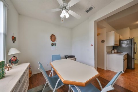 Condo in Sun City Center, Florida, 2 bedrooms  № 1722490 - photo 27