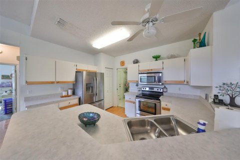 Condo in Sun City Center, Florida, 2 bedrooms  № 1722490 - photo 6