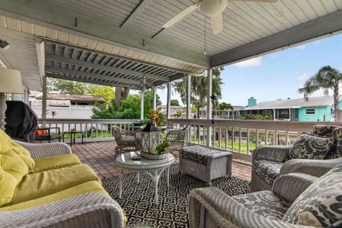 Villa ou maison à vendre à Palm Harbor, Floride: 3 chambres, 152.55 m2 № 2148286 - photo 26