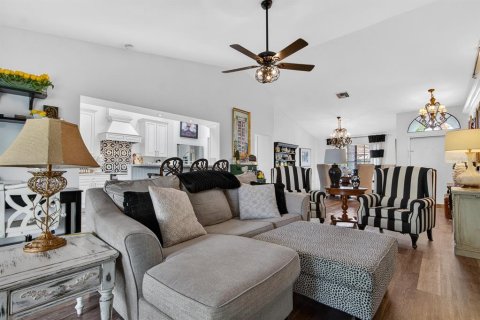 Villa ou maison à vendre à Palm Harbor, Floride: 3 chambres, 152.55 m2 № 2148286 - photo 7