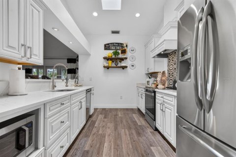 Villa ou maison à vendre à Palm Harbor, Floride: 3 chambres, 152.55 m2 № 2148286 - photo 12