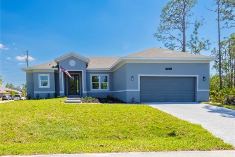 House in Port Charlotte, Florida 3 bedrooms, 169.36 sq.m. № 2359013