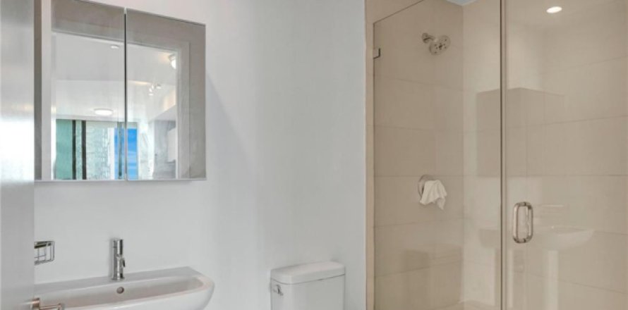 Condominio en Miami, Florida, 1 dormitorio № 1102016