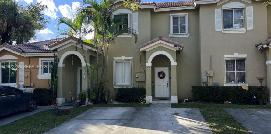 Таунхаус в Хомстед, Флорида 4 спальни, 150.32м2 № 2032994