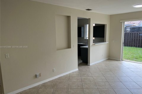 Купить таунхаус в Хомстед, Флорида 4 спальни, 150.32м2, № 2032994 - фото 5