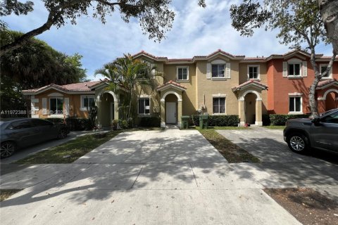 Купить таунхаус в Хомстед, Флорида 4 спальни, 150.32м2, № 2032994 - фото 2