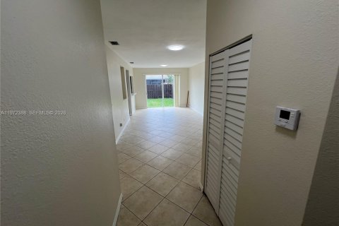 Купить таунхаус в Хомстед, Флорида 4 спальни, 150.32м2, № 2032994 - фото 3