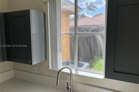 Купить таунхаус в Хомстед, Флорида 4 спальни, 150.32м2, № 2032994 - фото 12