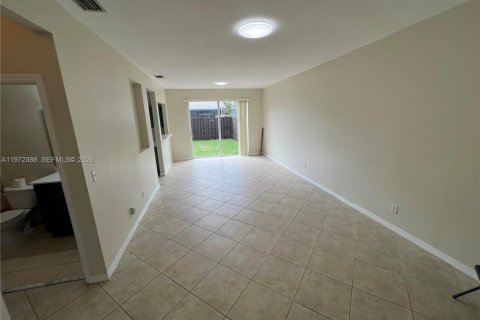 Купить таунхаус в Хомстед, Флорида 4 спальни, 150.32м2, № 2032994 - фото 4