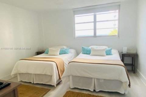 Condo in Hollywood, Florida, 1 bedroom  № 2058868 - photo 7