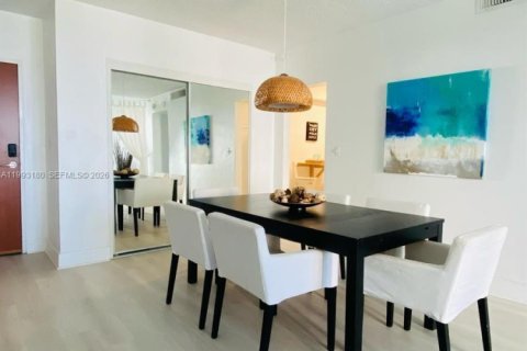 Condo in Hollywood, Florida, 1 bedroom  № 2058868 - photo 3