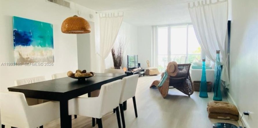 Condo in Hollywood, Florida, 1 bedroom  № 2058868