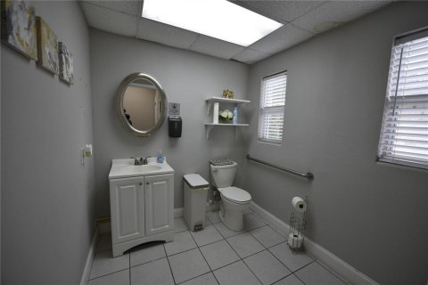 Immobilier commercial à louer à Orlando, Floride: 519.14 m2 № 2386800 - photo 14