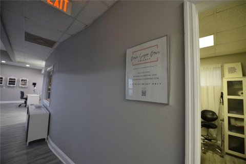 Immobilier commercial à louer à Orlando, Floride: 519.14 m2 № 2386800 - photo 6
