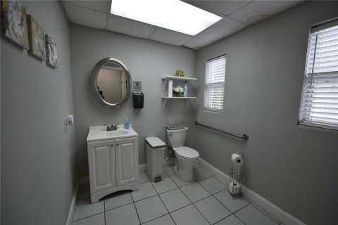 Immobilier commercial à louer à Orlando, Floride: 519.14 m2 № 2386800 - photo 13