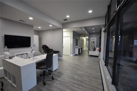 Immobilier commercial à louer à Orlando, Floride: 519.14 m2 № 2386800 - photo 3