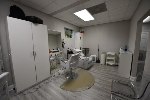 Immobilier commercial à louer à Orlando, Floride: 519.14 m2 № 2386800 - photo 9
