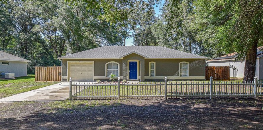 House in Summerfield, Florida 3 bedrooms, 107.02 sq.m. № 1721475