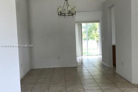 House in Homestead, Florida 3 bedrooms, 142.51 sq.m. № 1953219 - photo 1