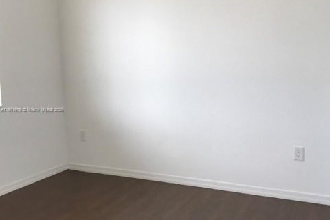 House in Homestead, Florida 3 bedrooms, 142.51 sq.m. № 1953219 - photo 5