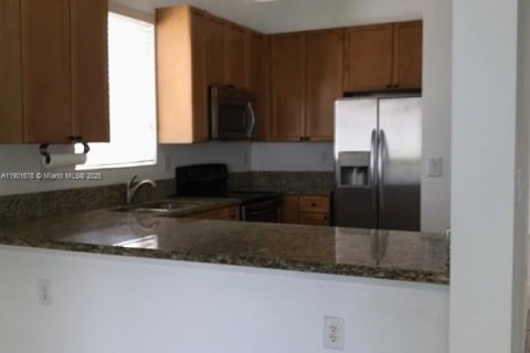 House in Homestead, Florida 3 bedrooms, 142.51 sq.m. № 1953219 - photo 2