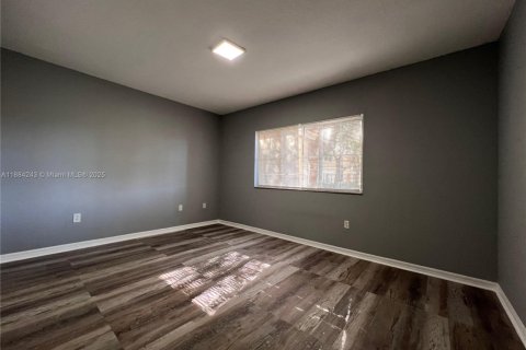 Condominio en venta en Miramar, Florida, 1 dormitorio, 78.97 m2 № 1946165 - foto 6