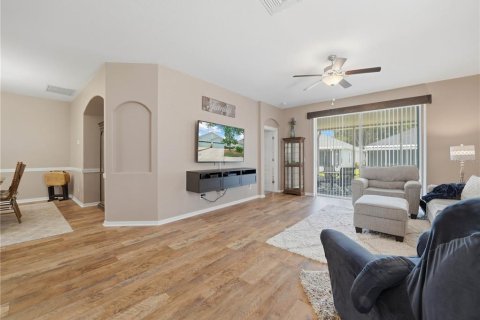 House in Apollo Beach, Florida 3 bedrooms, 138.15 sq.m. № 2233865 - photo 2