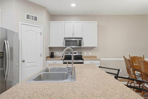 House in Apollo Beach, Florida 3 bedrooms, 138.15 sq.m. № 2233865 - photo 8