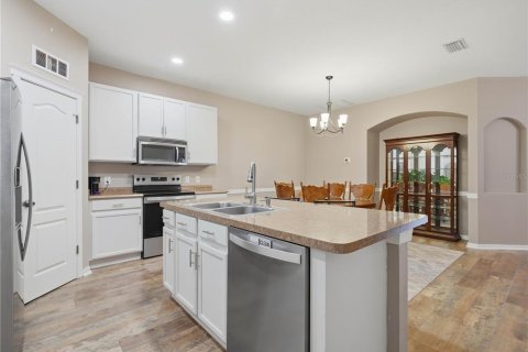 House in Apollo Beach, Florida 3 bedrooms, 138.15 sq.m. № 2233865 - photo 9