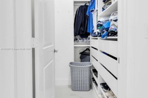 Купить виллу или дом в Мирамар, Флорида 5 спален, 314.1м2, № 1966909 - фото 25