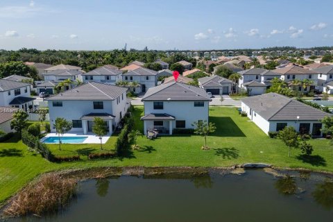 Купить виллу или дом в Мирамар, Флорида 5 спален, 314.1м2, № 1966909 - фото 11