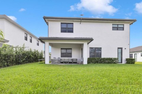 Купить виллу или дом в Мирамар, Флорида 5 спален, 314.1м2, № 1966909 - фото 13