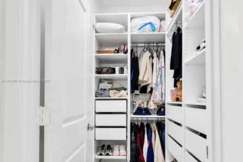 Купить виллу или дом в Мирамар, Флорида 5 спален, 314.1м2, № 1966909 - фото 19