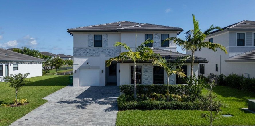 Дом в Мирамар, Флорида 5 спален, 314.1м2 № 1966909