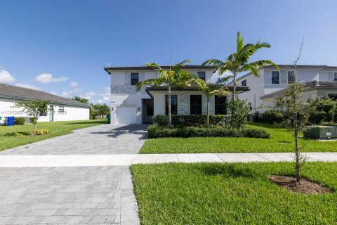 Купить виллу или дом в Мирамар, Флорида 5 спален, 314.1м2, № 1966909 - фото 2