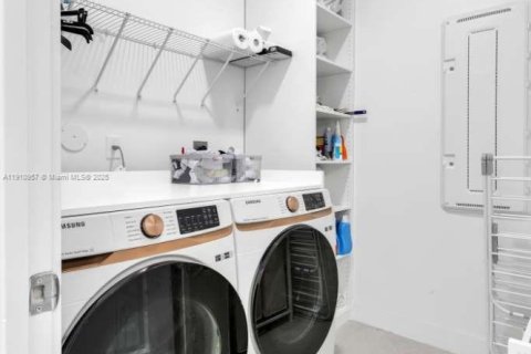 Купить виллу или дом в Мирамар, Флорида 5 спален, 314.1м2, № 1966909 - фото 17