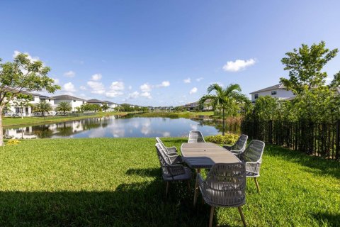 Купить виллу или дом в Мирамар, Флорида 5 спален, 314.1м2, № 1966909 - фото 15