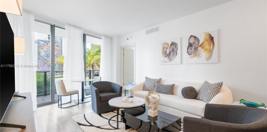 Condominio en Miami, Florida, 3 dormitorios  № 1937787